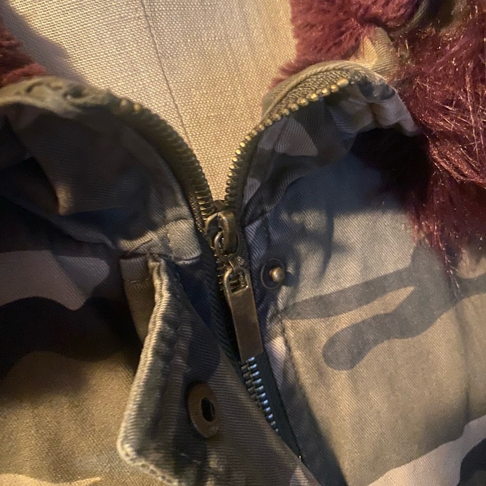 Calling all my CAMO GIRLS !! Many details heavy and fashionable 💚🩶🦌 - Picture 10 of 16